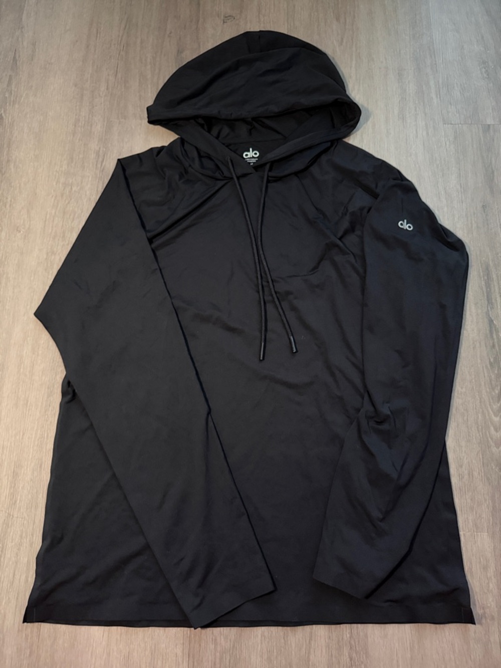 ALO Yoga Men’s Black Lightweight Hooded Long-Sleeve